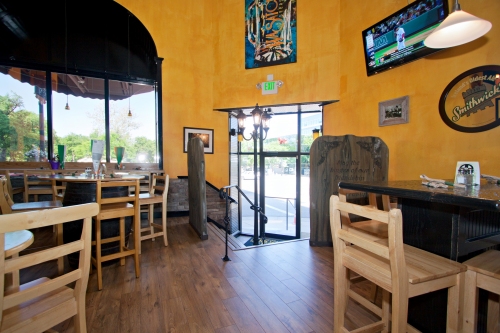 UT162_Restaurant_MacCools_02